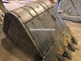 Изготовление ковша экскаватора (13)