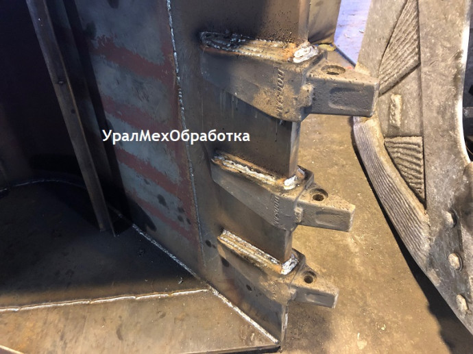 Изготовление ковша экскаватора (11)
